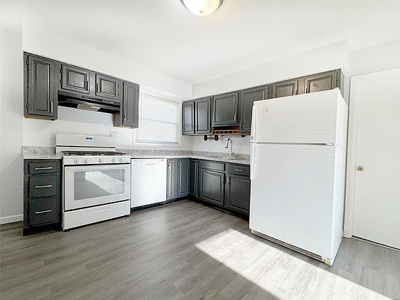 4th image of 203 Elm Grove Ln