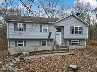 638 Lakeside Dr, East Stroudsburg, PA