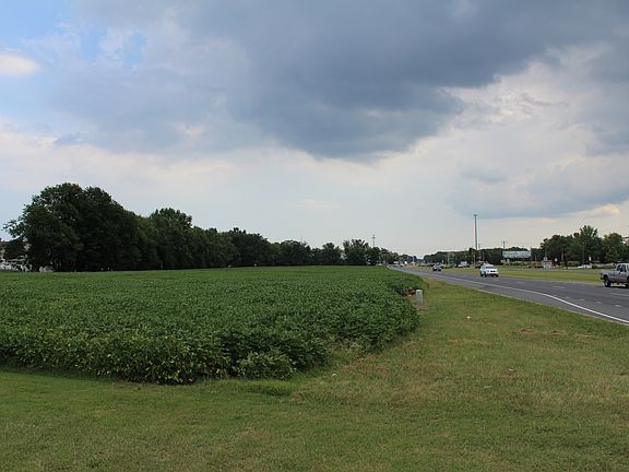 2nd image of 32332 Dupont Blvd
