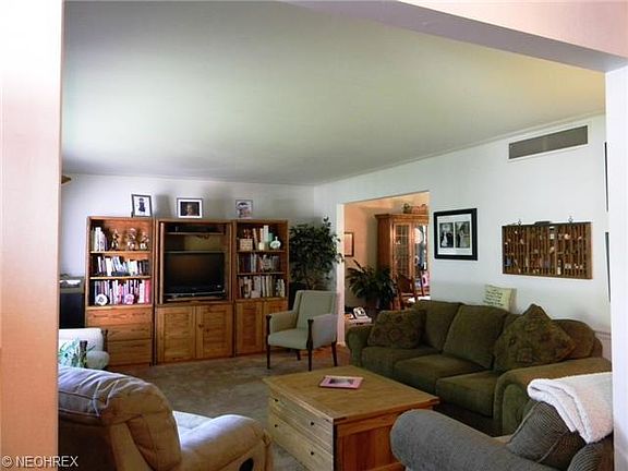 2nd image of 137 Parkview Dr