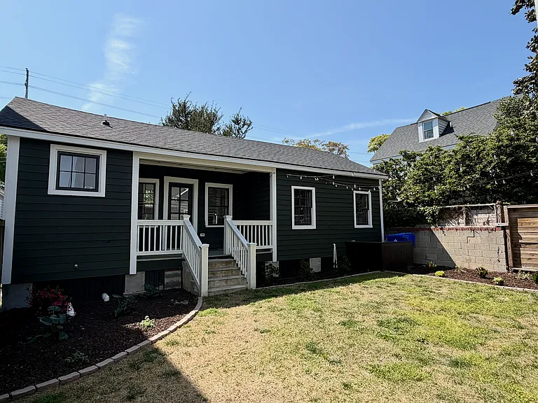 Private, detached carriage house