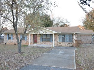 908 Eastman Ave, Tuscumbia, AL 35674