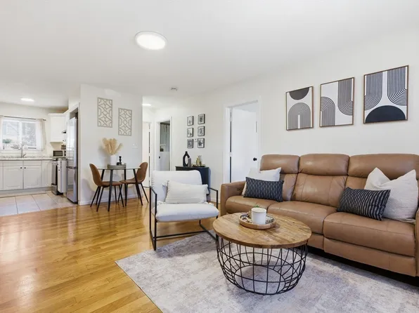 545 Adams St Unit 12, Dorchester, MA 02122