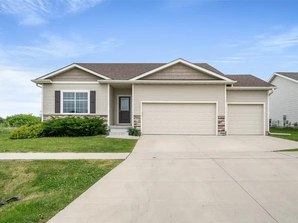 9334 Valley Pkwy, Johnston, IA 50131