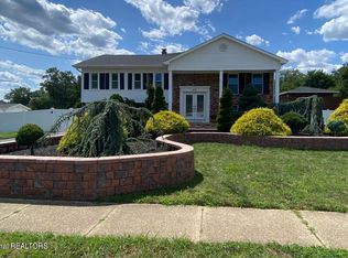 40 Southport Dr, Howell, NJ 07731