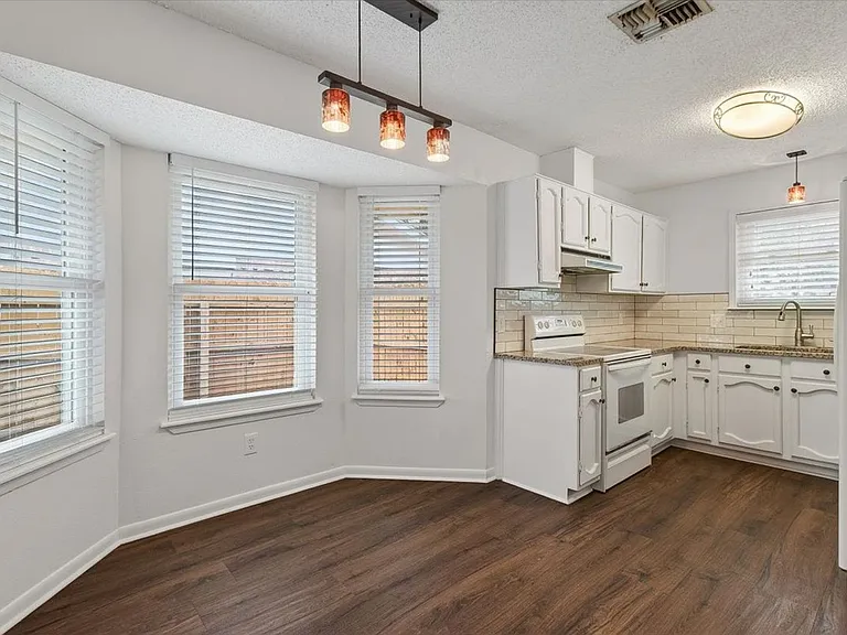 4026 Northwood Dr — Photo 5