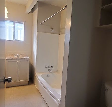 5th image of 447 N Diana St APT C