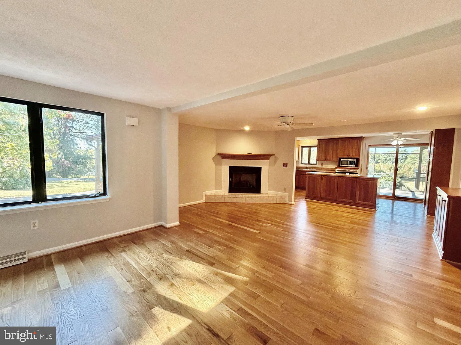 4 bed, 2.0 bath, 2898 sqft, $2,800 — Photo 3