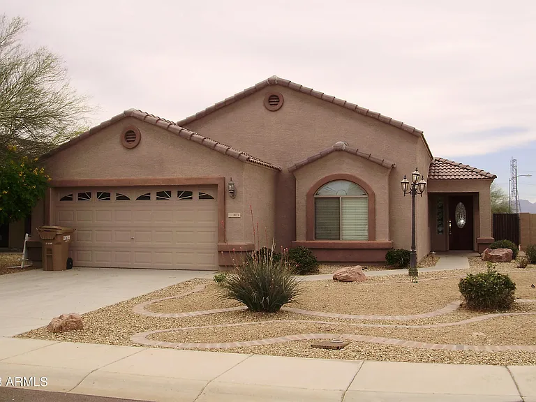 8074 N 109th Dr — Photo 1