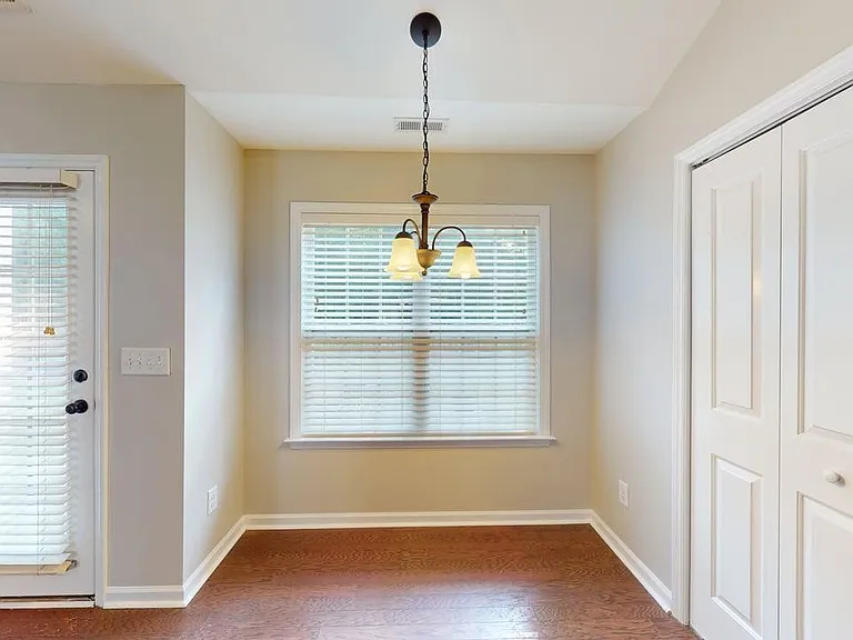 3221 Austin Ave — Photo 7