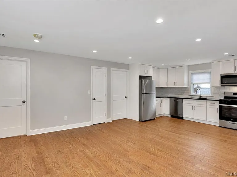 14 A Ave #2 — Photo 4