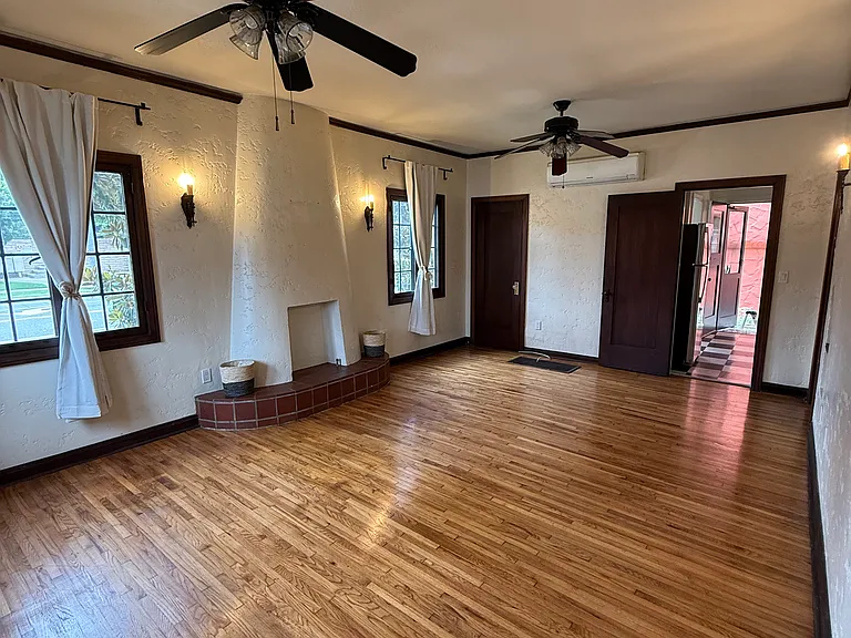 213 W Buffalo Ave #219 — Photo 6