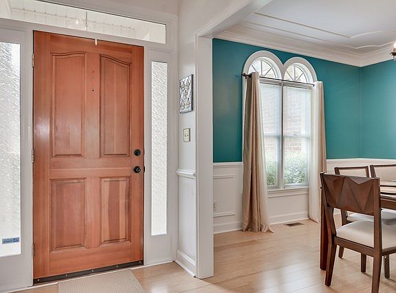 3rd image of 833 Woodberry Dr