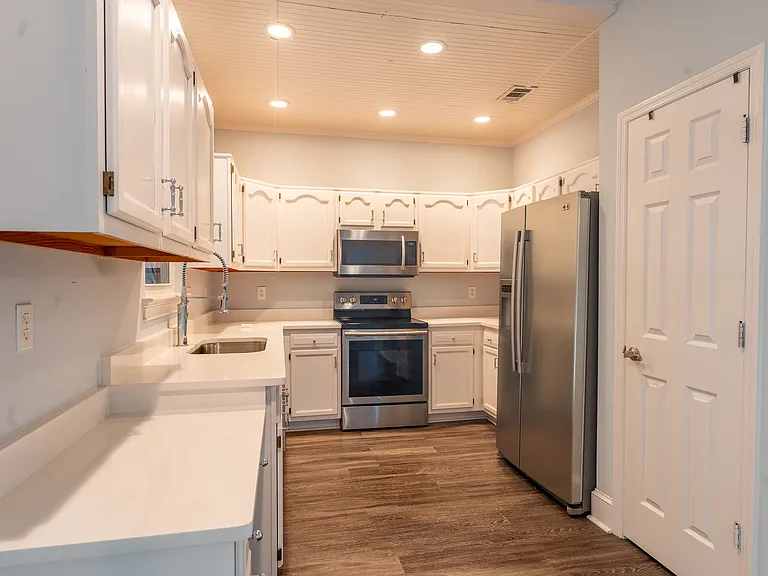 909 Miller Ave #B — Photo 10