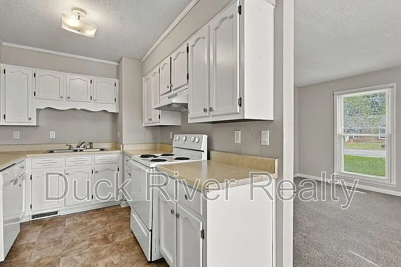 2 bed, 1.0 bath, 855 sqft, $1,195 — Photo 4