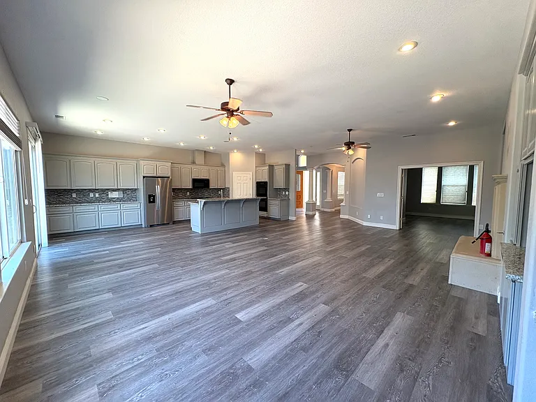 905 Gladiola Ln — Photo 10