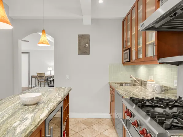 12 West 72nd Street image 8 of 21