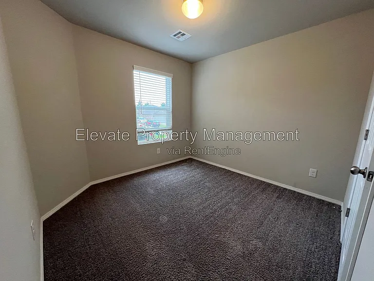 1357 Dustin Dr — Photo 13