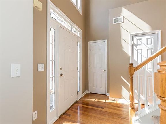 5th image of 260 Bluff Oak Dr