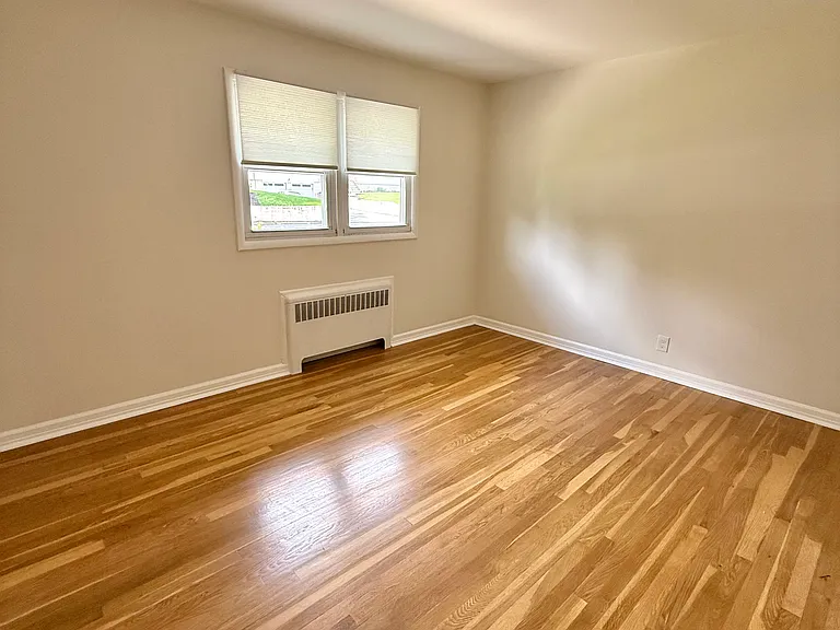 479 S Pleasant Ave — Photo 8