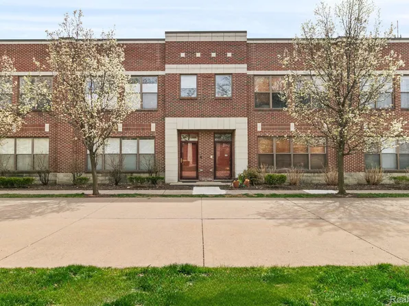60 W Bethune St, Detroit, MI 48202