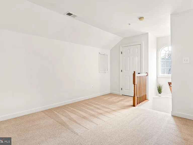 300 Dixon St #308 — Photo 21