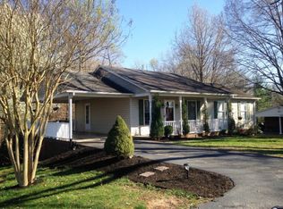 935 Ridgecrest Dr, Danville, VA 24540