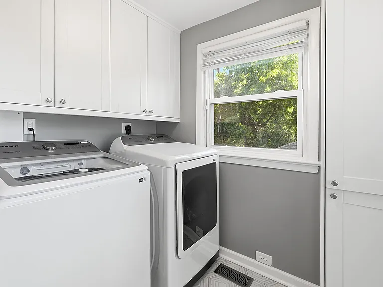 1415 Park Ave — Photo 13