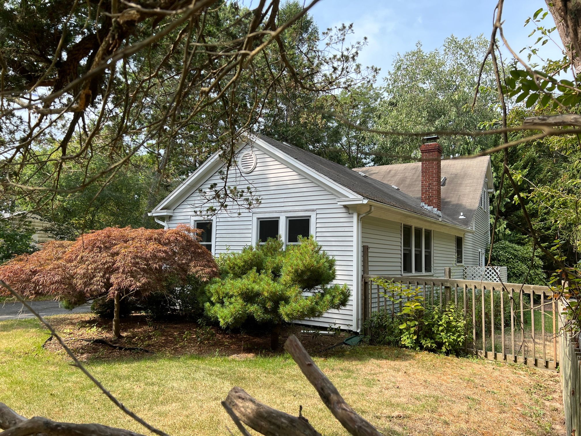 204 Little Fresh Pond Rd, Southampton, NY 11968 Out East