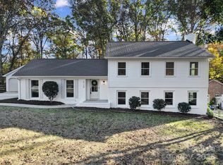 6728 Rocky Falls Rd, Charlotte, NC 28211