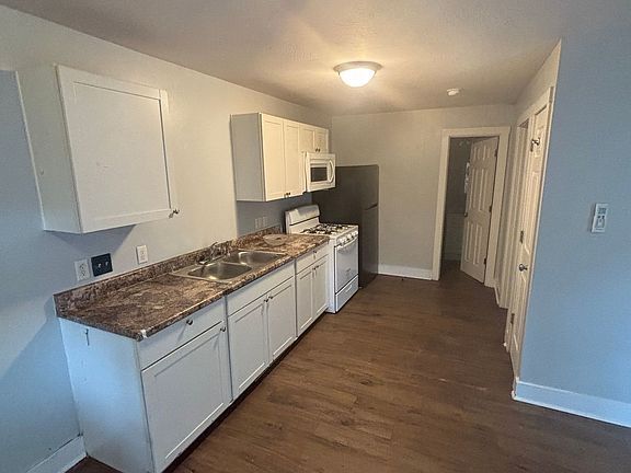3rd image of 1121 W Elm Arc APT A