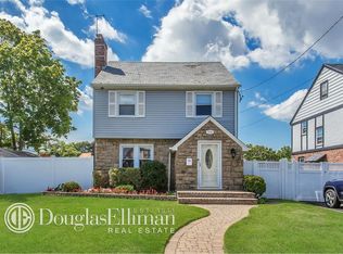 100 Howard Pl, Oceanside, NY 11572