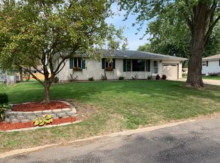 302 Meadowlark Ln, Washington, IL
