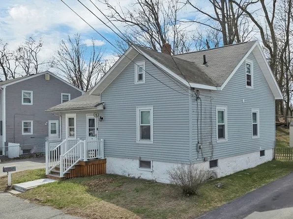 74 Crescent St, Lowell, MA 01851
