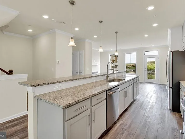 45133 Kincora Dr — Photo 5