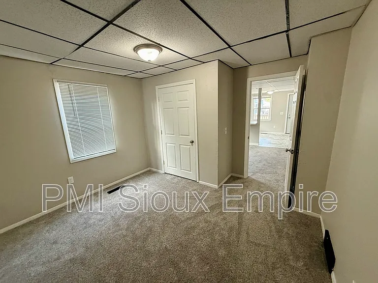 316 N Sherman Ave — Photo 7