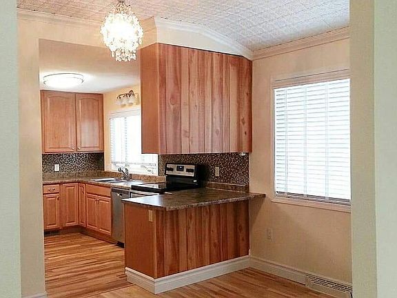 Kitchen/dining nook