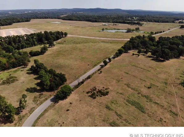 462601 E 820th Rd, Stilwell, OK 74960