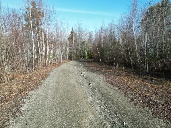 7-8 Spaulding Lane, Lee, ME 04455