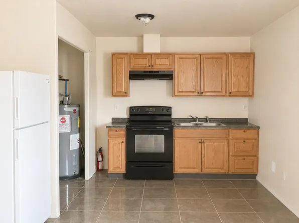 601 Granger Ave #F, Granger, WA 98932