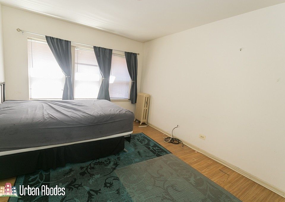 1st image of 5744 N Winthrop Ave APT 106