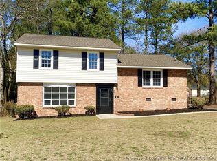 512 Waterbury Dr, Fayetteville, NC 28311