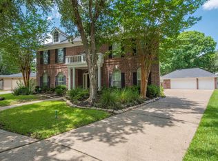 1303 Red Oak Ct, Sugar Land, TX 77479