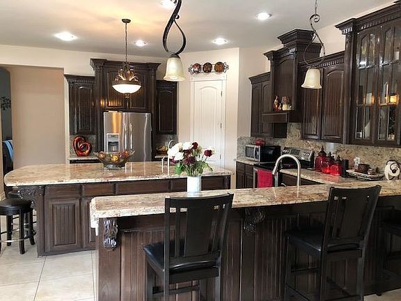 3rd image of 1506 Sheri Lee Dr