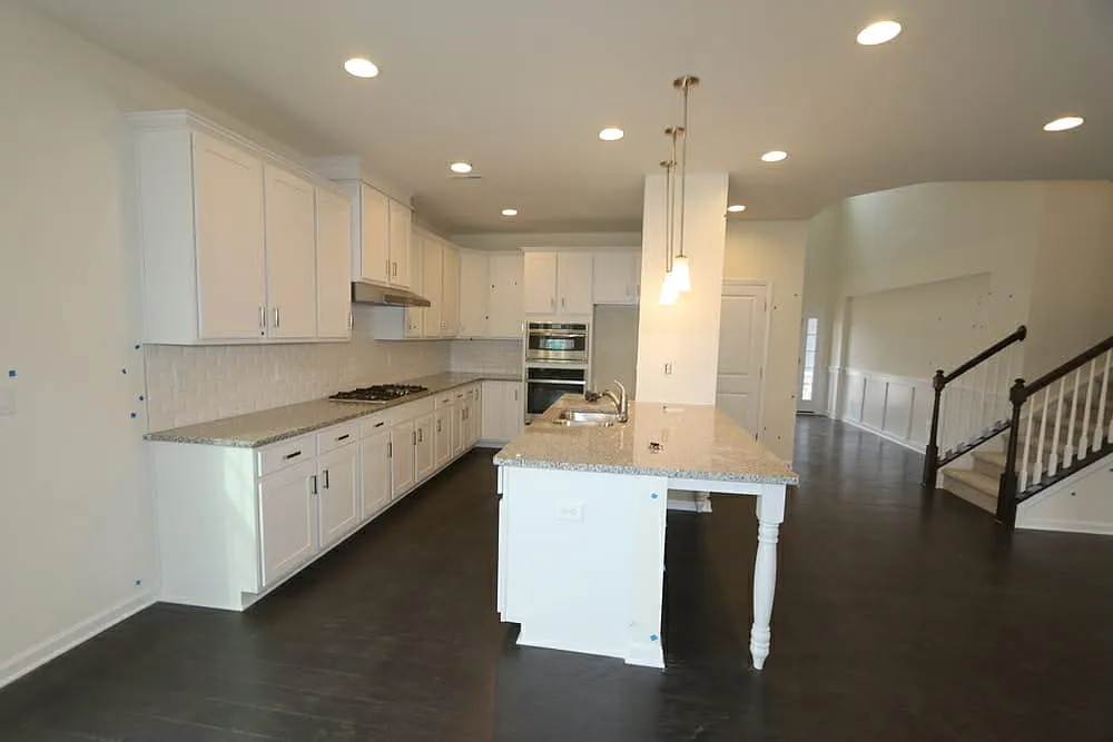 4 bed, 2.5 bath, 2993 sqft, $3,200 — Photo 4