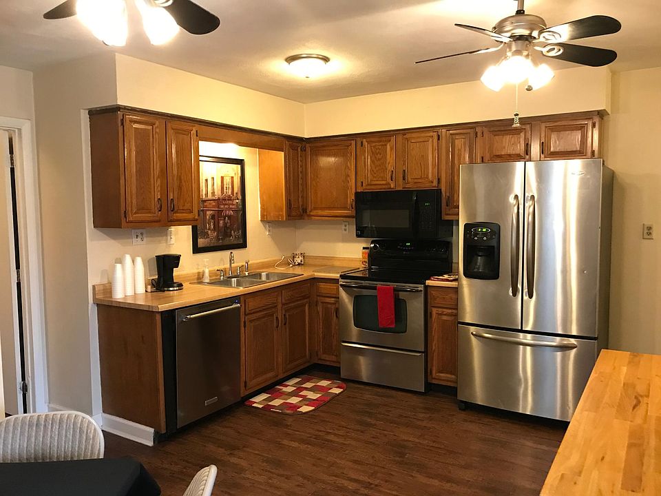 new dishwasher and microwave and all appliance are stainless steel