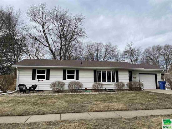 513 Thomas St Vermillion Sd 57069 Zillow