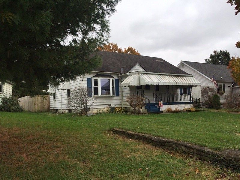 1st image of 126 Clarenden St