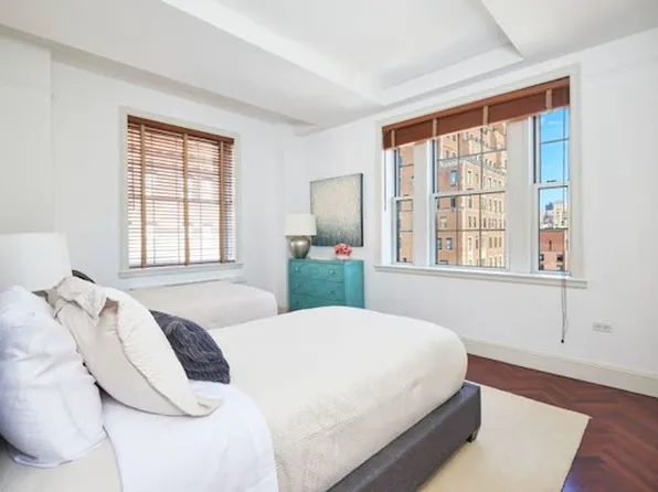 28 East 70th Street image 12 of 19