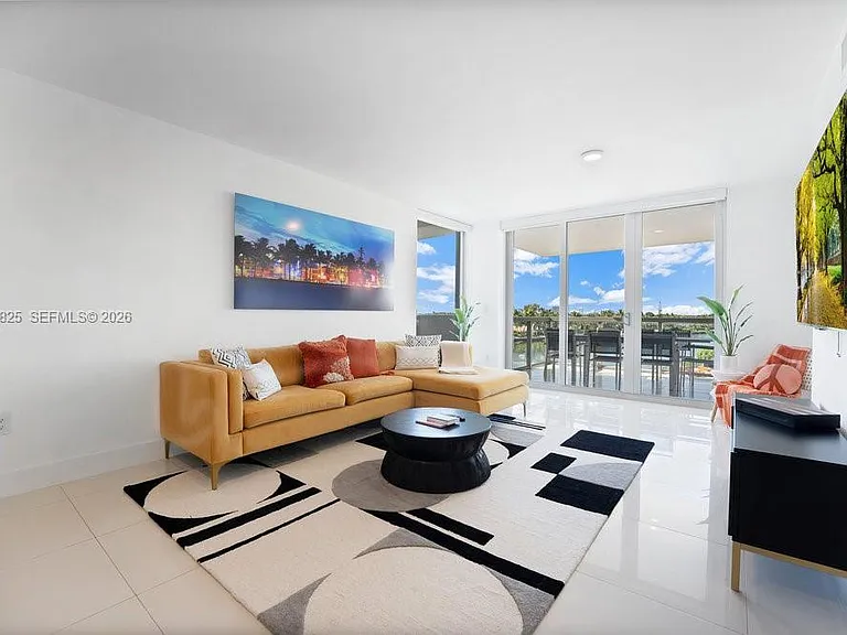 9261 E Bay Harbor Dr #507 — Photo 1